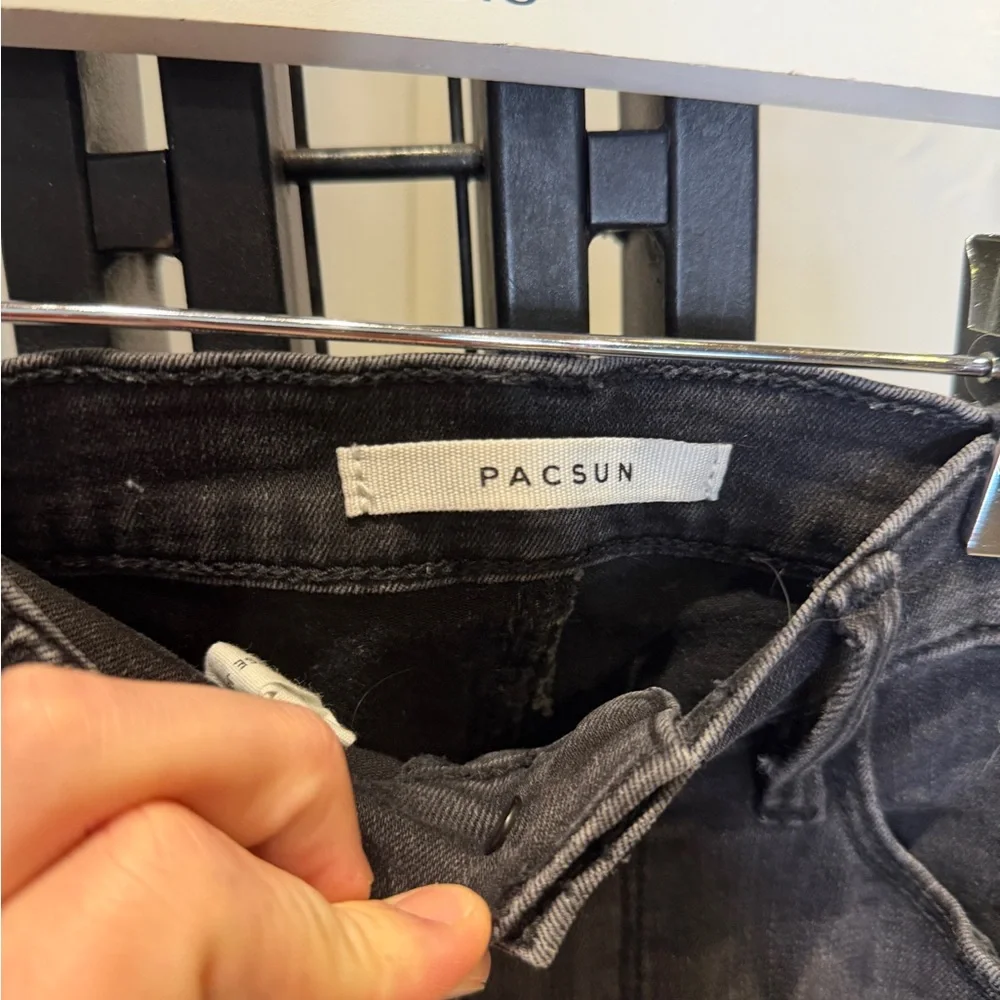 PacSun Black Distressed‎ Ankle Jeans